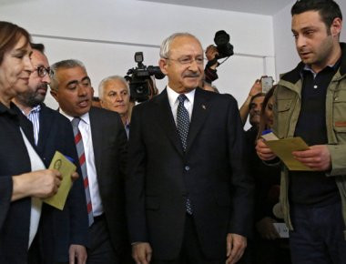 Τουρκία: «Την εξάντληση όλων των μέσων» για την ακύρωση του δημοψηφίσματος ανακοίνωσε το CHP